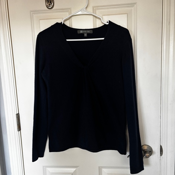 Title Nine V-Neck Knotted Sweater in Navy size M EUC - Picture 2 of 8